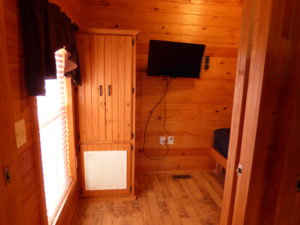 Big Bear Cottage | Yogi Bear's Jellystone Park™ Camp-Resort | South Haven, MI