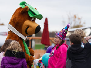 Yogi With Kids At Birthday Party