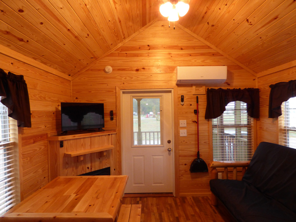 Lazy Bear Cottage | Yogi Bear's Jellystone Park™ Camp-Resort | South Haven, MI